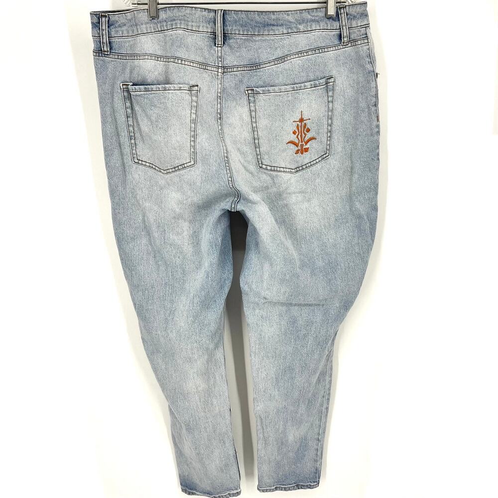Her Universe Star Wars Ahsoka Mom Stretch Womens Jeans Embroidered Size 18 - Picture 2 of 10